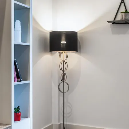Apartment Centre Spacious 2 Bedroom