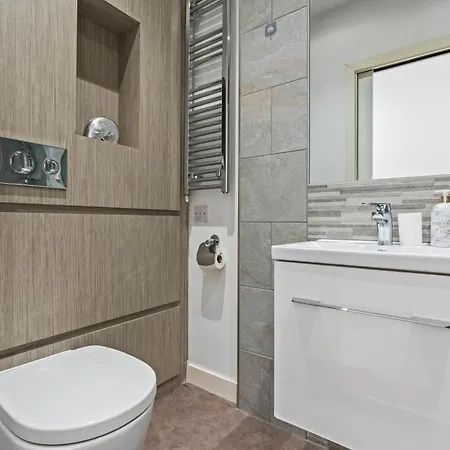 Apartment Centre Spacious 2 Bedroom Leeds (West Yorkshire)