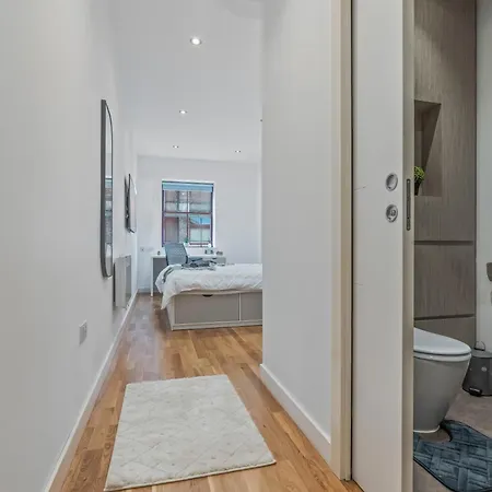 Centre Spacious 2 Bedroom Leeds (West Yorkshire)