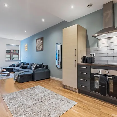 Centre Spacious 2 Bedroom