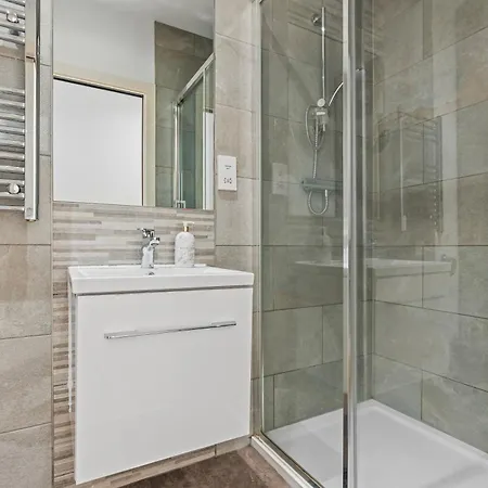 Apartment Centre Spacious 2 Bedroom Leeds (West Yorkshire)