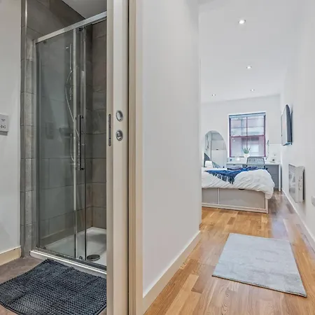 Centre Spacious 2 Bedroom * Leeds (West Yorkshire)